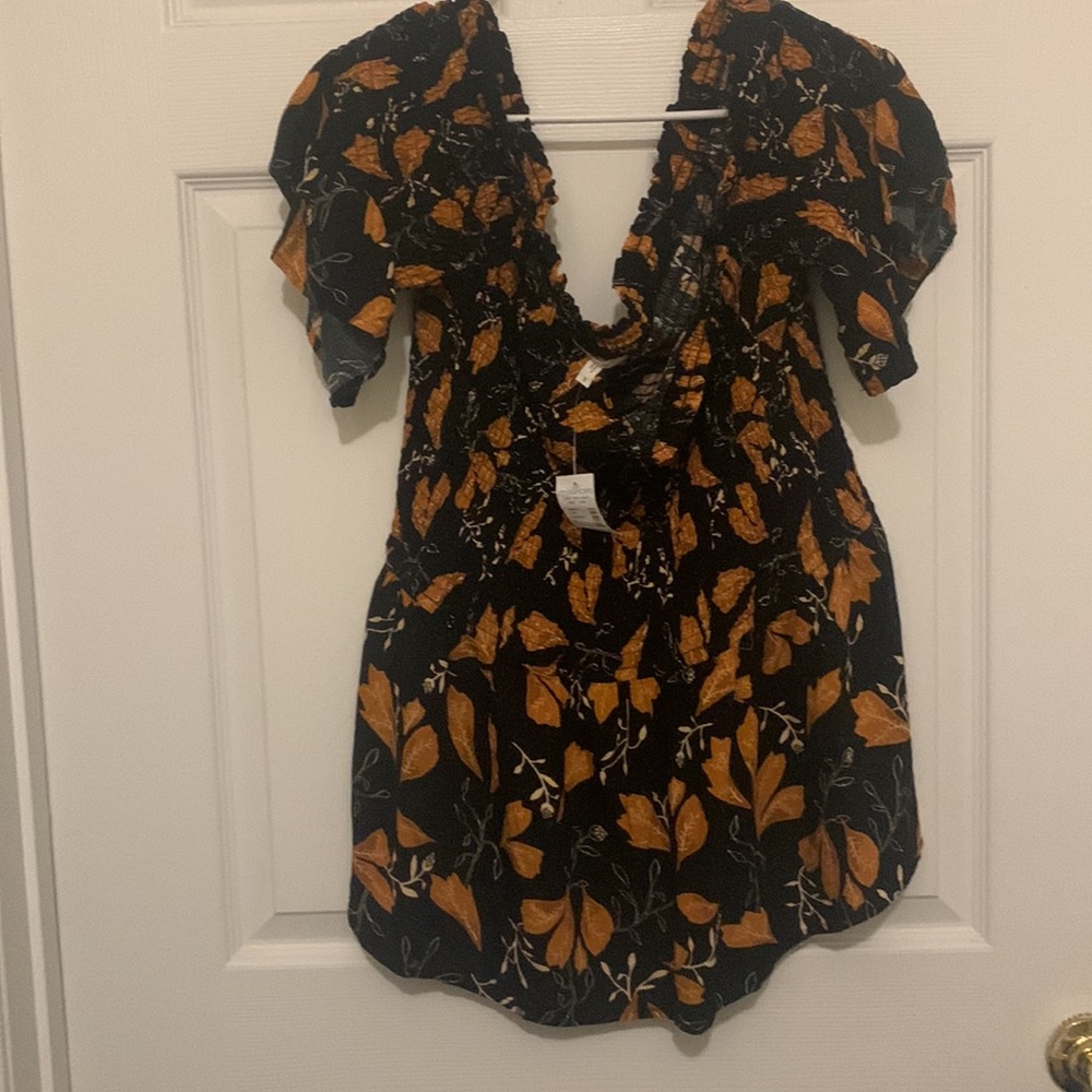 Off the shoulder black and gold Maurice’s blouse size 3x new with tags